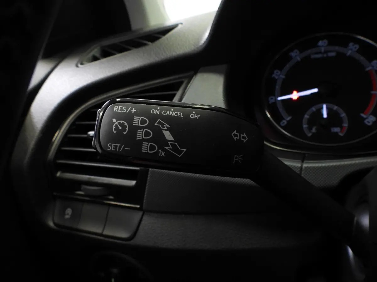1.0 TSI Active Launch NAVI-APP/AIRCO/CRUISE/TREKHAAK!