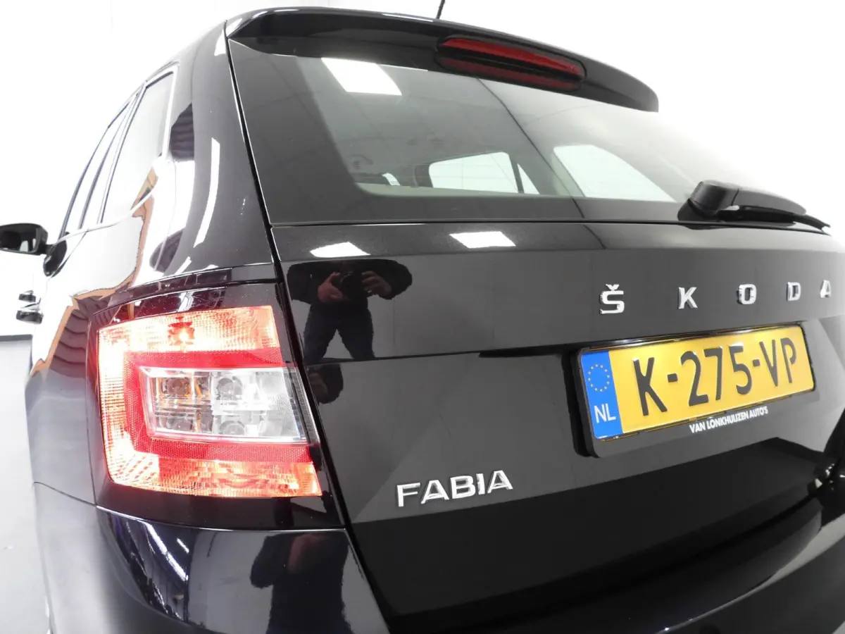 1.0 TSI Active Launch NAVI-APP/AIRCO/CRUISE/TREKHAAK!