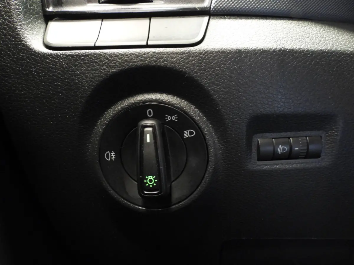 1.0 TSI Active Launch NAVI-APP/AIRCO/CRUISE/TREKHAAK!
