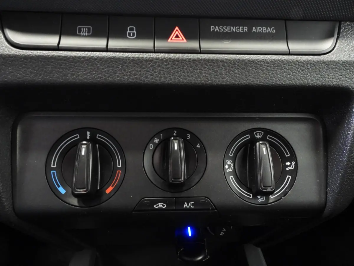 1.0 TSI Active Launch NAVI-APP/AIRCO/CRUISE/TREKHAAK!
