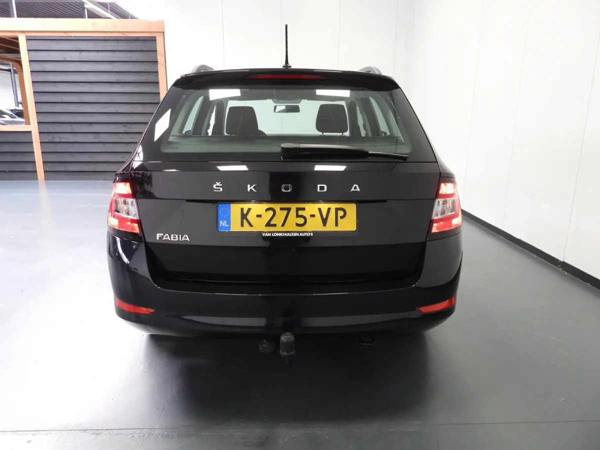 1.0 TSI Active Launch NAVI-APP/AIRCO/CRUISE/TREKHAAK!