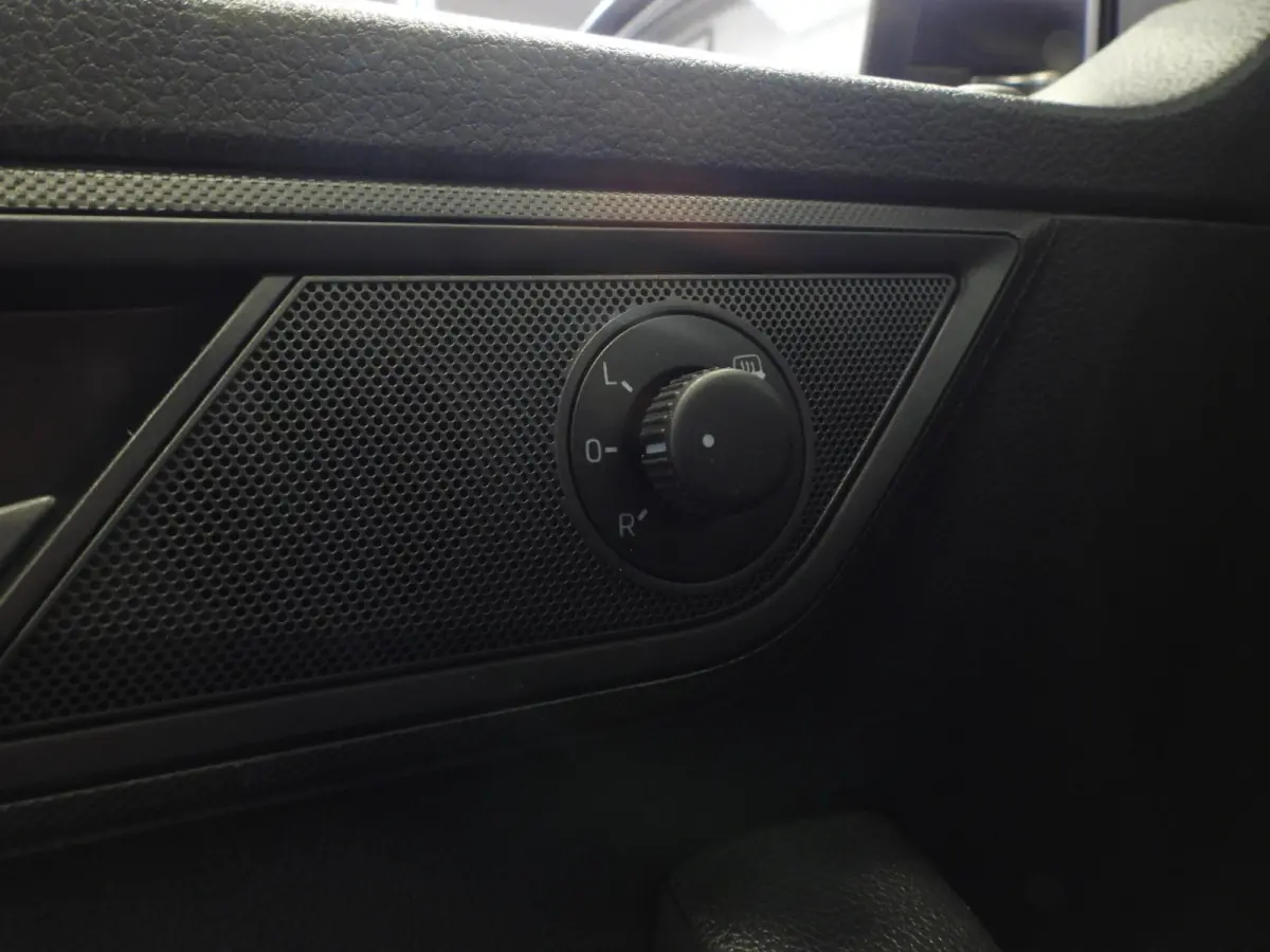1.0 TSI Active Launch NAVI-APP/AIRCO/CRUISE/TREKHAAK!