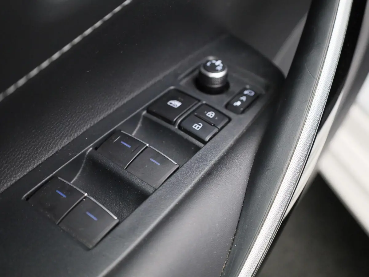 1.8 Hybrid Dynamic | NAVIGATIE | CAMERA | STOELVERWARMING | CLIMATE
