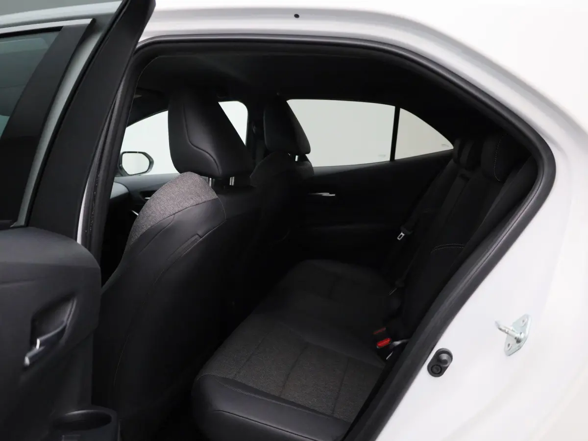 1.8 Hybrid Dynamic | NAVIGATIE | CAMERA | STOELVERWARMING | CLIMATE