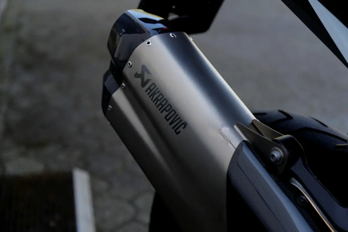 R ABS*Origineel Nederlands*Incl. BTW*Akrapovic/Quickshifter/Screenprotector*