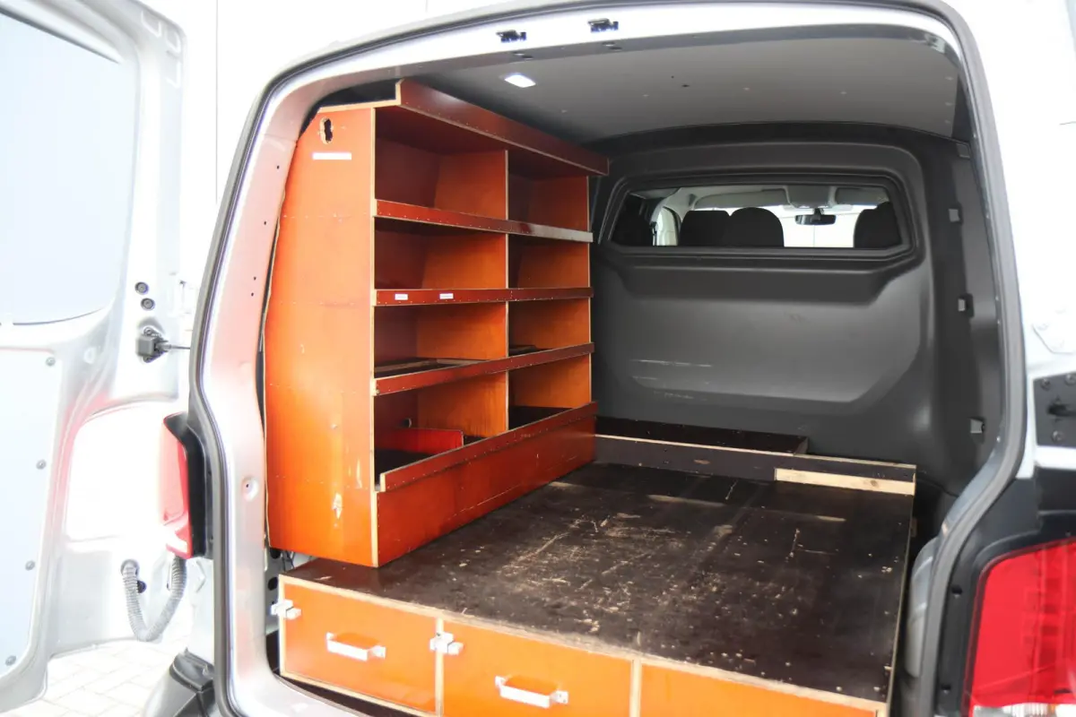 2.0 TDI 110pk L2H1 DC 28 Comfortline | App-Connect Navigatie | Cruise Control | Achteruitrijcamera | Trekhaak | 17"Lichtmetalen Velgen