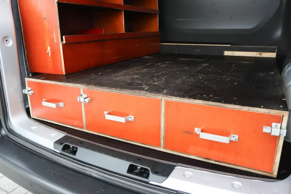 2.0 TDI 110pk L2H1 DC 28 Comfortline | App-Connect Navigatie | Cruise Control | Achteruitrijcamera | Trekhaak | 17"Lichtmetalen Velgen