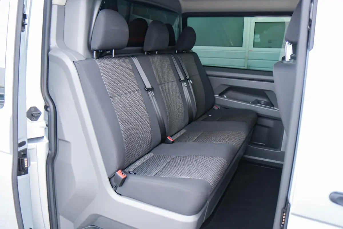 2.0 TDI 110pk L2H1 DC 28 Comfortline | App-Connect Navigatie | Cruise Control | Achteruitrijcamera | Trekhaak | 17"Lichtmetalen Velgen
