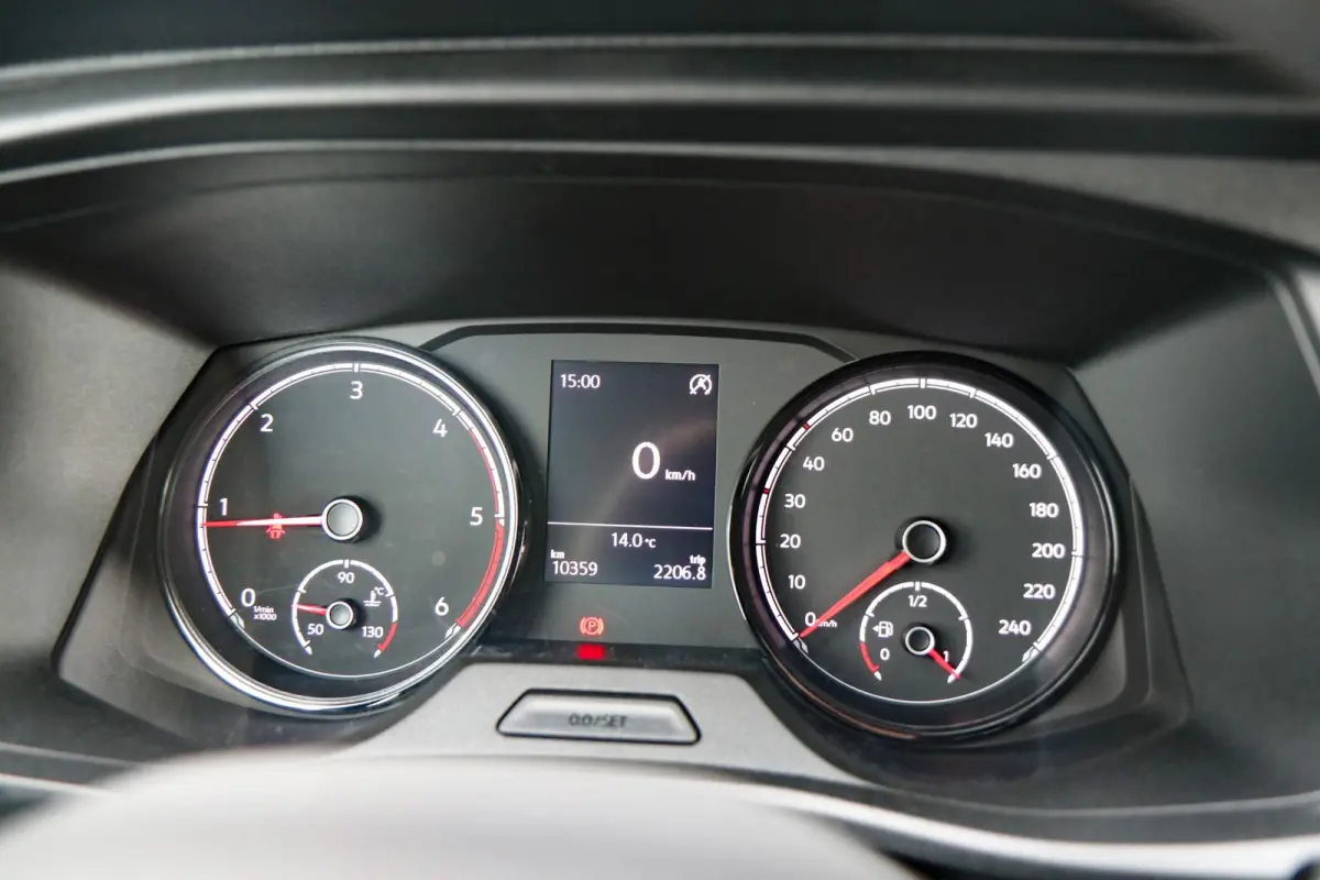 2.0 TDI 110pk L2H1 DC 28 Comfortline | App-Connect Navigatie | Cruise Control | Achteruitrijcamera | Trekhaak | 17"Lichtmetalen Velgen