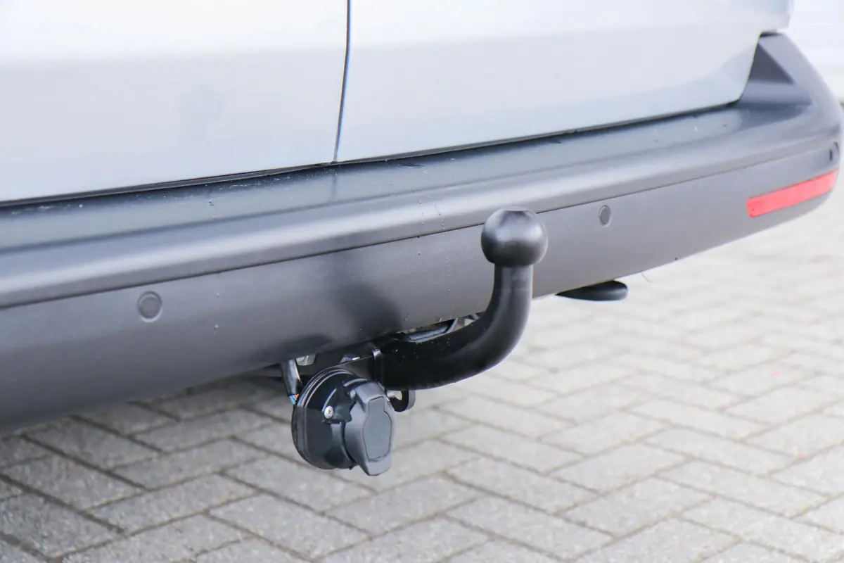 2.0 TDI 110pk L2H1 DC 28 Comfortline | App-Connect Navigatie | Cruise Control | Achteruitrijcamera | Trekhaak | 17"Lichtmetalen Velgen