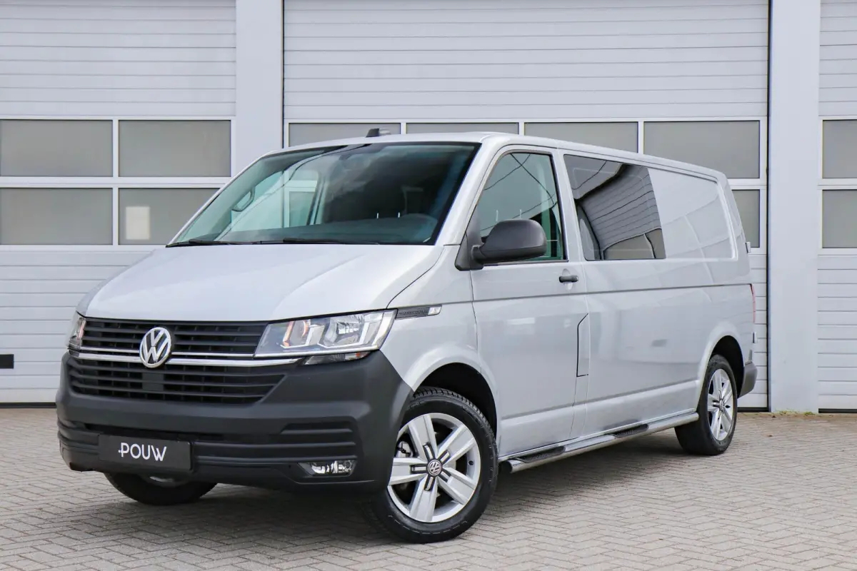 2.0 TDI 110pk L2H1 DC 28 Comfortline | App-Connect Navigatie | Cruise Control | Achteruitrijcamera | Trekhaak | 17"Lichtmetalen Velgen