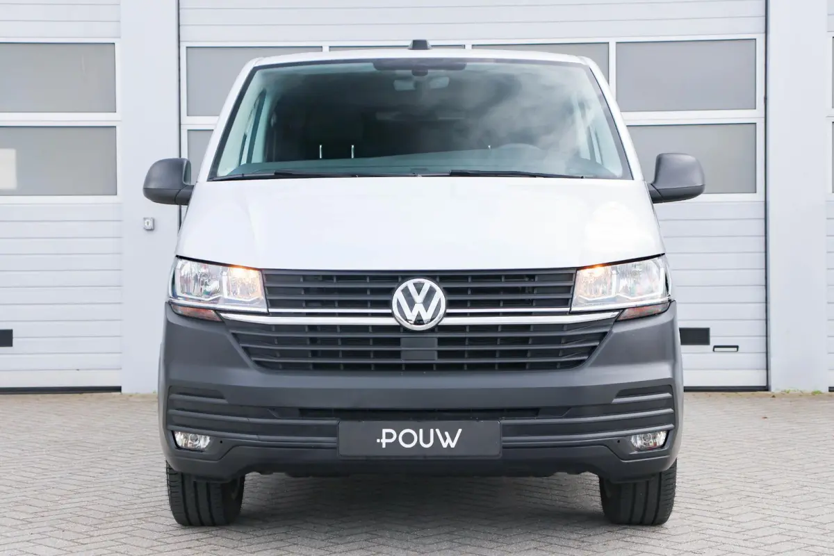 2.0 TDI 110pk L2H1 DC 28 Comfortline | App-Connect Navigatie | Cruise Control | Achteruitrijcamera | Trekhaak | 17"Lichtmetalen Velgen