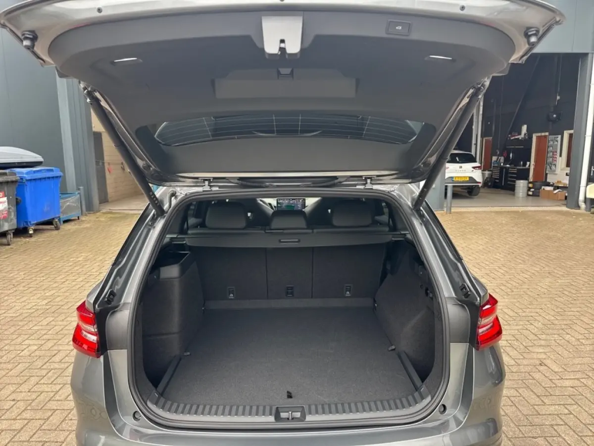 1.5 TSI IV SPORTLINE FISCAAL LAAG!! TREKHAAK/360CAMERA/PANO-DAK/ELEK-KLEP/ACC