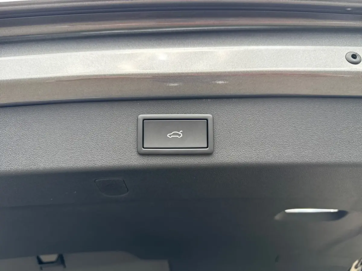 1.5 TSI IV SPORTLINE FISCAAL LAAG!! TREKHAAK/360CAMERA/PANO-DAK/ELEK-KLEP/ACC