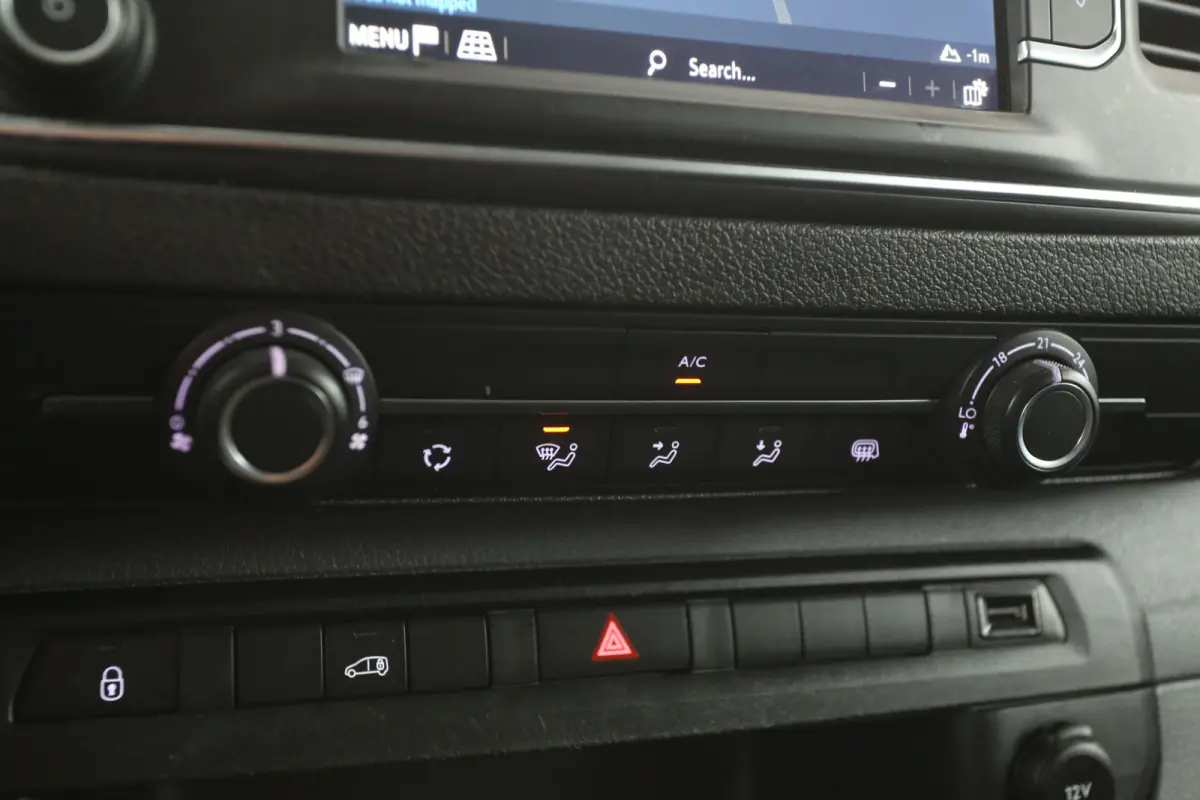 2.0 CDTI L2H1 Innovation | Aut. | Airco | Cruise | 3 Zits | Trekhaak | Carplay | Imperiaal