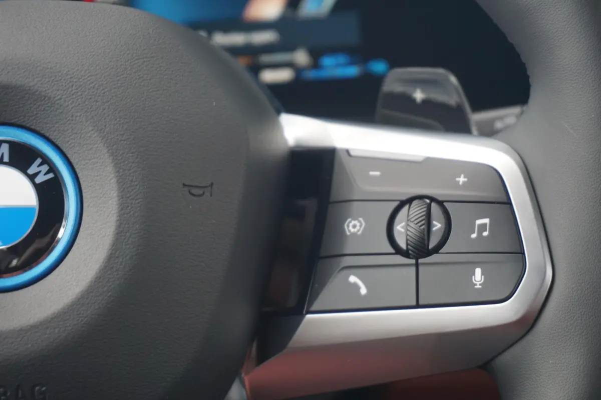 225e xDrive | M Sportpakket | Head-Up Display | Harman Kardon | Trekhaak