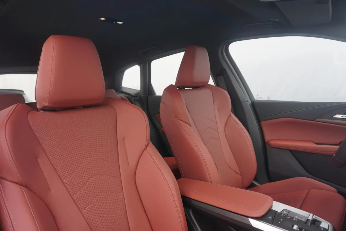 225e xDrive | M Sportpakket | Head-Up Display | Harman Kardon | Trekhaak