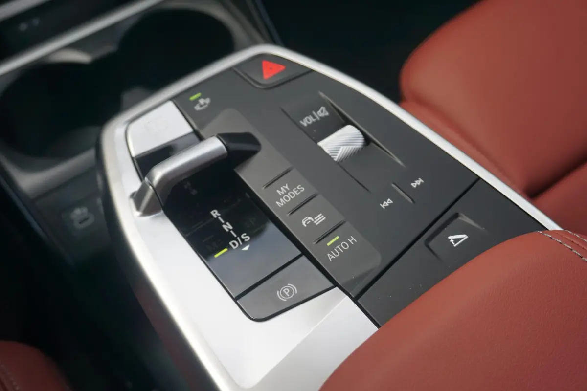 225e xDrive | M Sportpakket | Head-Up Display | Harman Kardon | Trekhaak