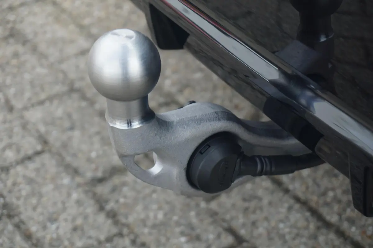 225e xDrive | M Sportpakket | Head-Up Display | Harman Kardon | Trekhaak
