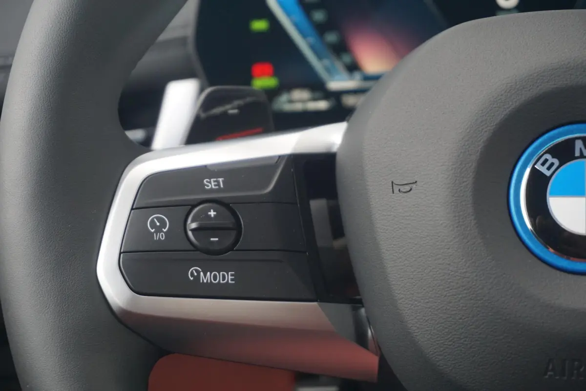 225e xDrive | M Sportpakket | Head-Up Display | Harman Kardon | Trekhaak
