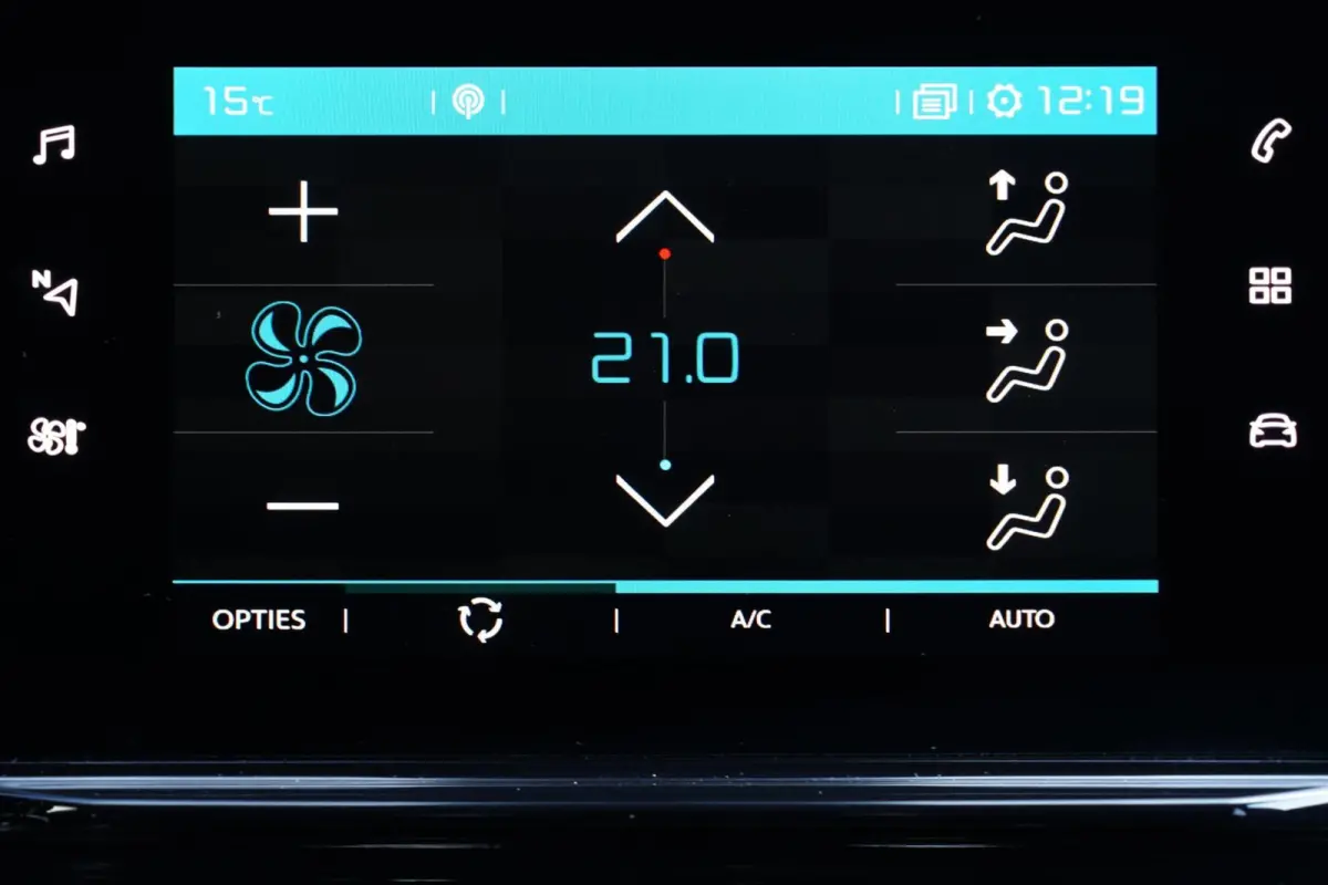 1.2 PureTech Shine, NL, cam. CarPlay, trekh. dis. v.v.