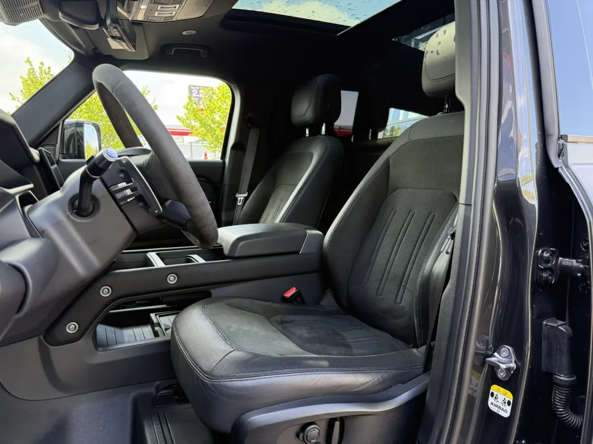 5.0 P525 V8 URBAN | Commercial | Full Option | Milltek