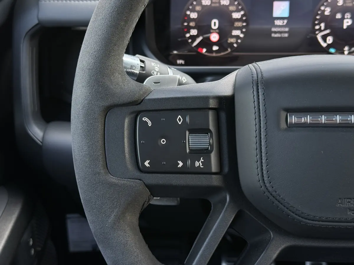 5.0 P525 V8 URBAN | Commercial | Full Option | Milltek