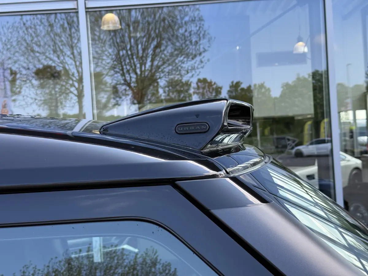 5.0 P525 V8 URBAN | Commercial | Full Option | Milltek