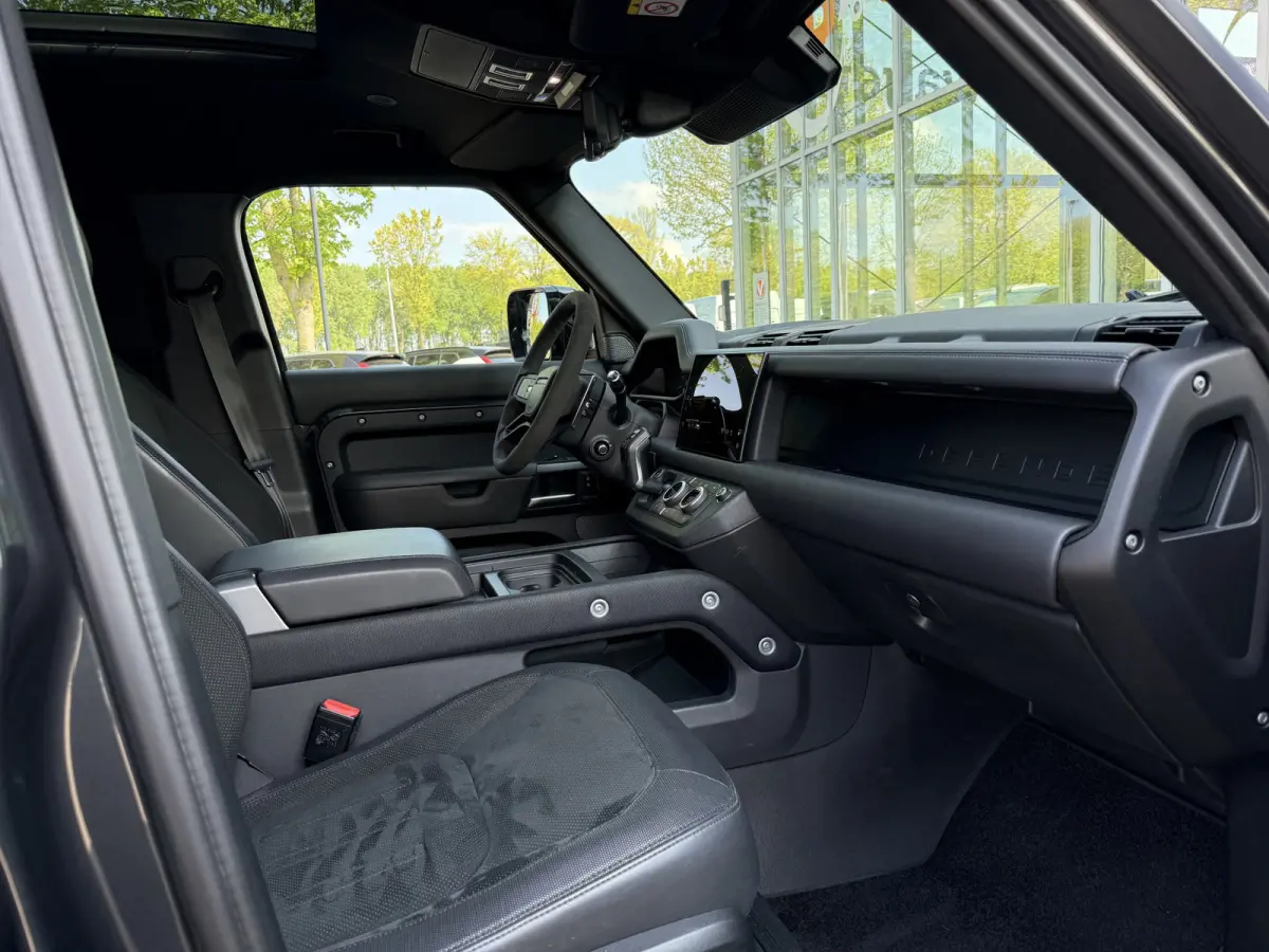 5.0 P525 V8 URBAN | Commercial | Full Option | Milltek