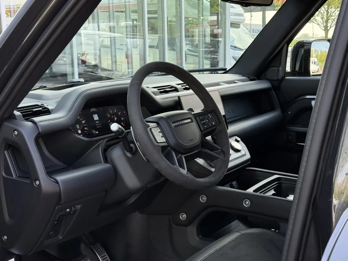 5.0 P525 V8 URBAN | Commercial | Full Option | Milltek