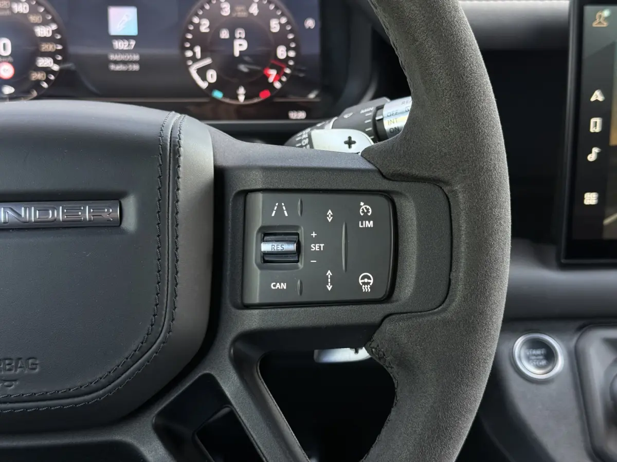 5.0 P525 V8 URBAN | Commercial | Full Option | Milltek