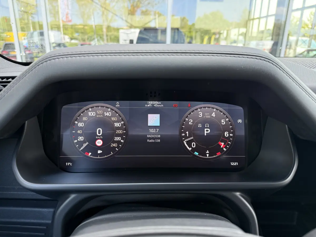 5.0 P525 V8 URBAN | Commercial | Full Option | Milltek