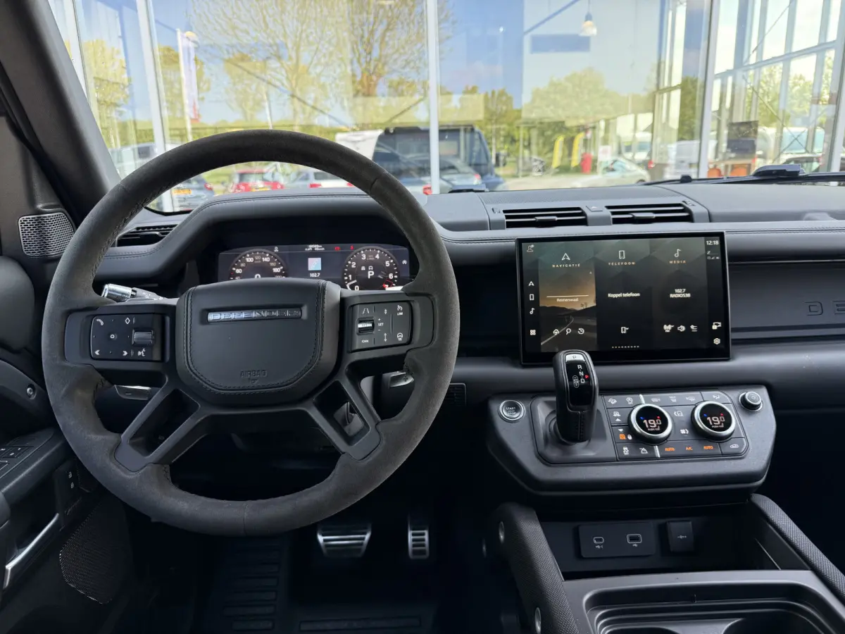5.0 P525 V8 URBAN | Commercial | Full Option | Milltek