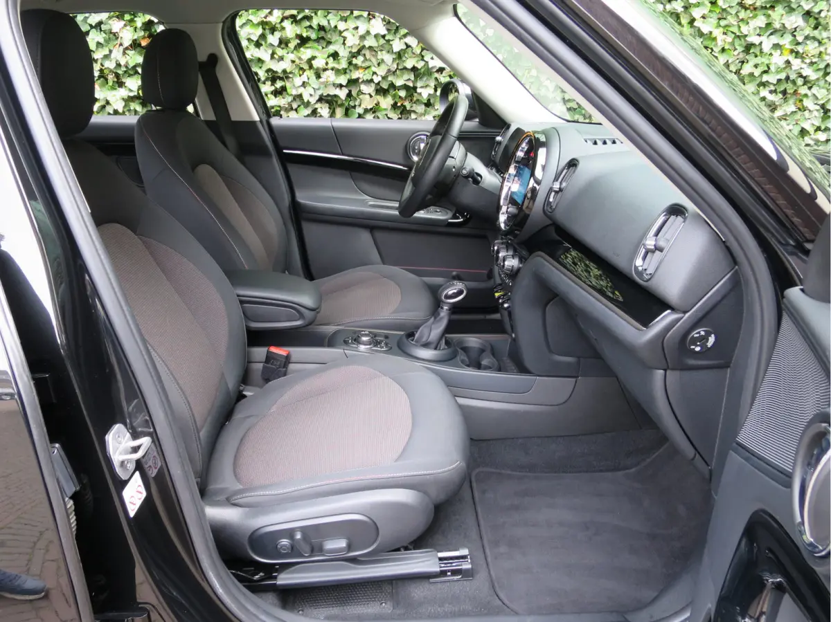 1.5 Cooper SE ALL4 Essential LCI met Adap.cruise, DAB, A.cam, El.stoel, 17"