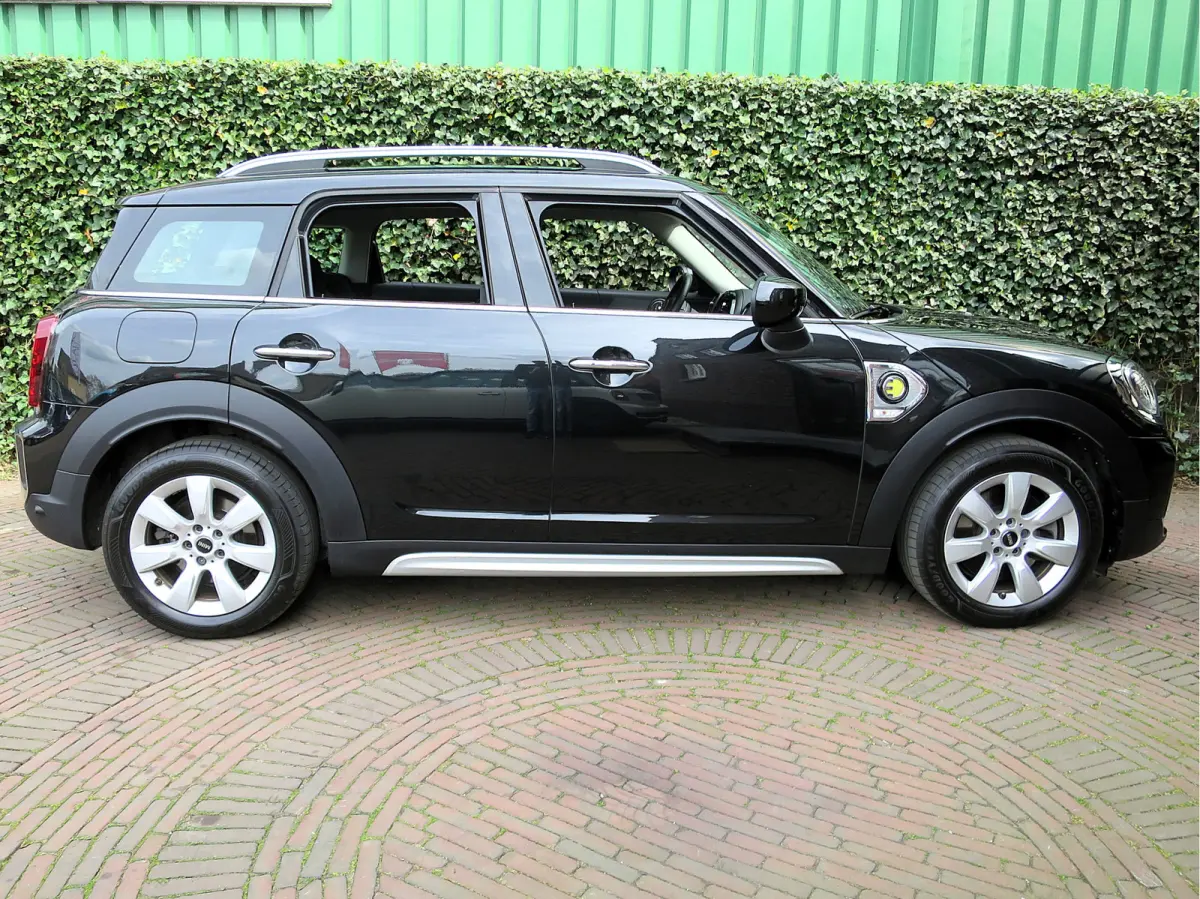 1.5 Cooper SE ALL4 Essential LCI met Adap.cruise, DAB, A.cam, El.stoel, 17"