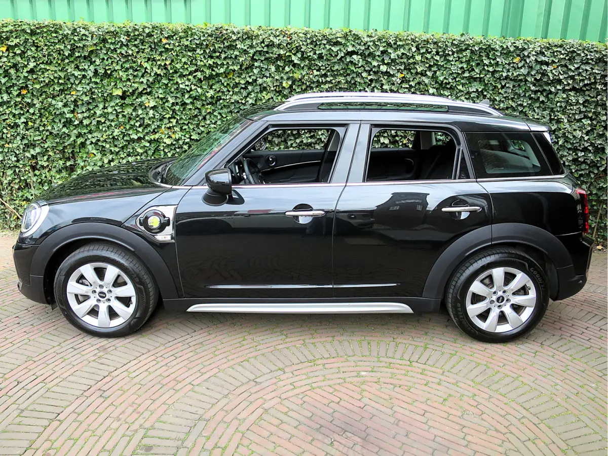 1.5 Cooper SE ALL4 Essential LCI met Adap.cruise, DAB, A.cam, El.stoel, 17"