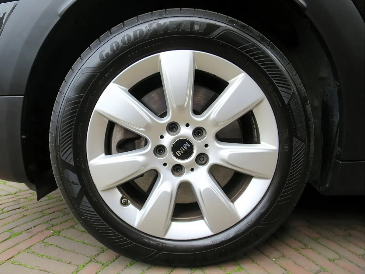 1.5 Cooper SE ALL4 Essential LCI met Adap.cruise, DAB, A.cam, El.stoel, 17"