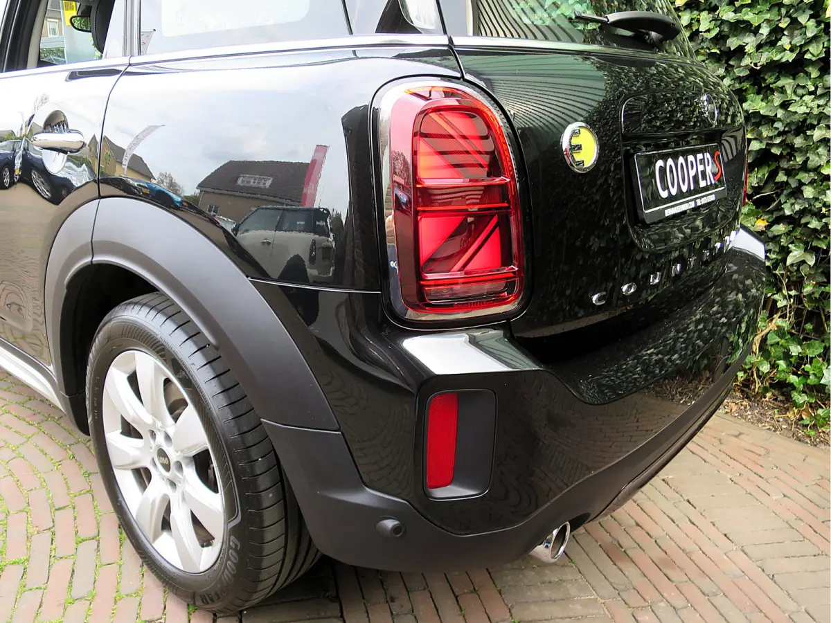 1.5 Cooper SE ALL4 Essential LCI met Adap.cruise, DAB, A.cam, El.stoel, 17"