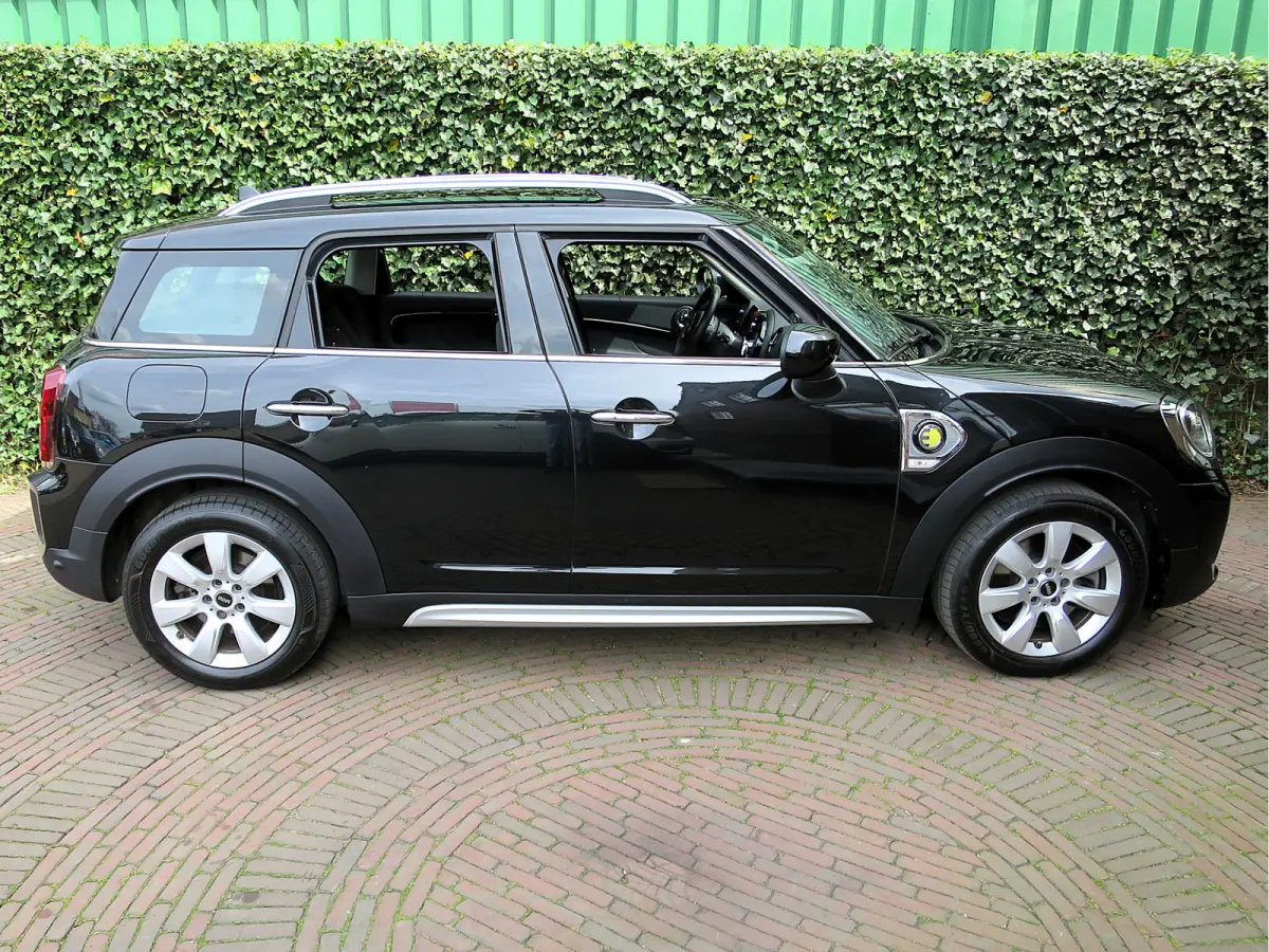 1.5 Cooper SE ALL4 Essential LCI met Adap.cruise, DAB, A.cam, El.stoel, 17"