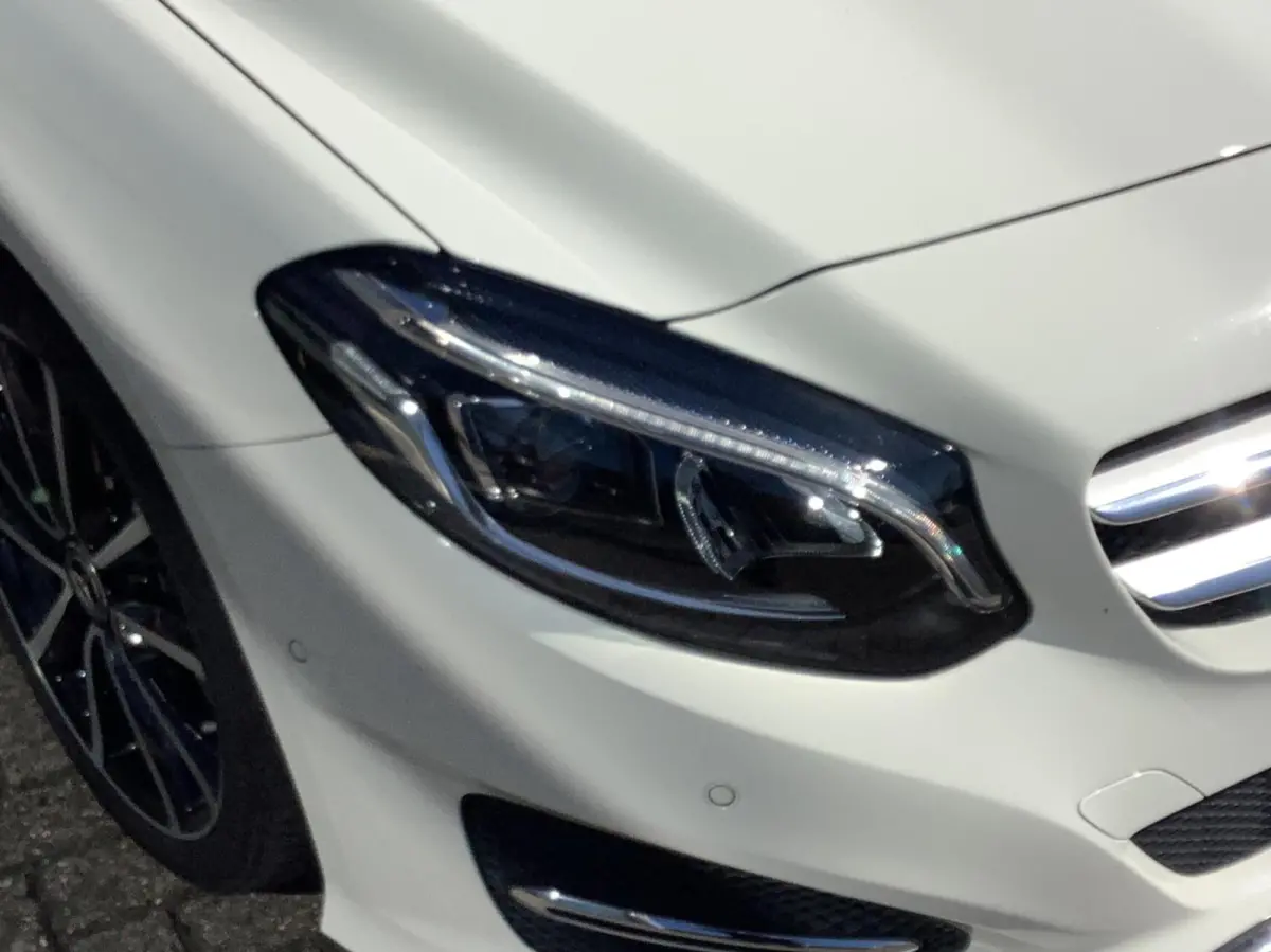 180 Ambition, led verlichting, parkeersensoren, stoelverwarming,