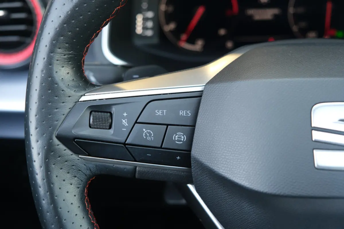 1.0 EcoTSI FR DSG Facelift Pano Led Navi Cam Cruise Stoelverwarming