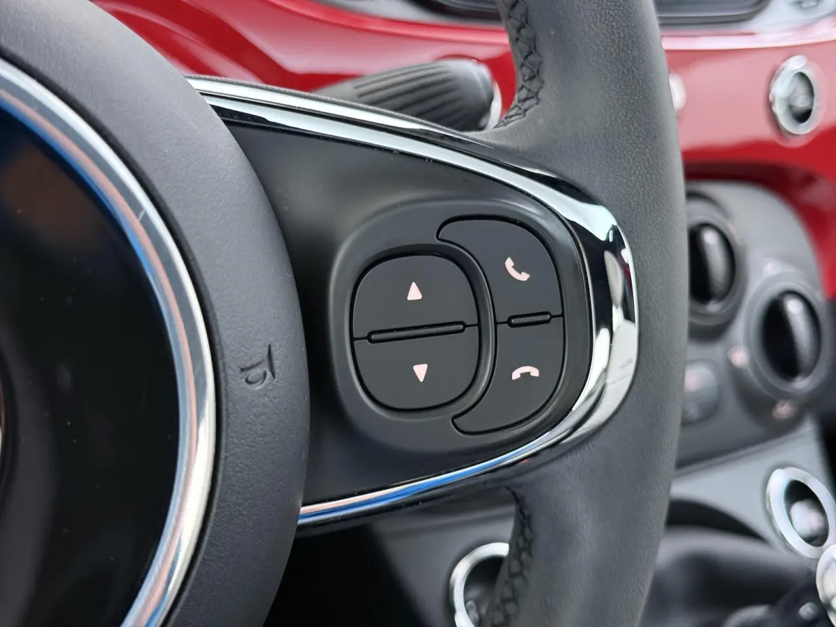 1.0 Hybrid Dolcevita | 1ste eigenaar | 2tone LEER/Stof | Glazen dak | Airco | AppleCarPlay/Android
