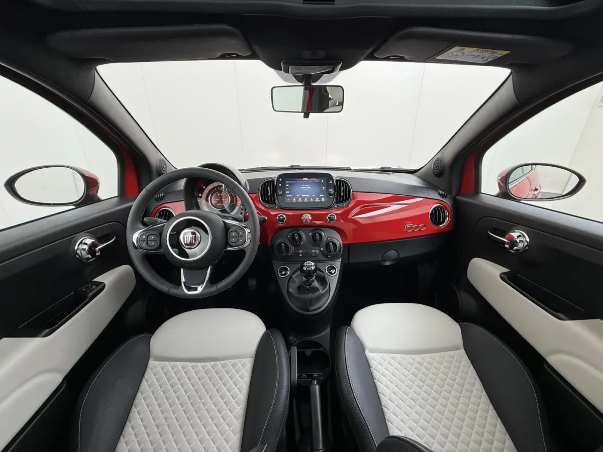 1.0 Hybrid Dolcevita | 1ste eigenaar | 2tone LEER/Stof | Glazen dak | Airco | AppleCarPlay/Android