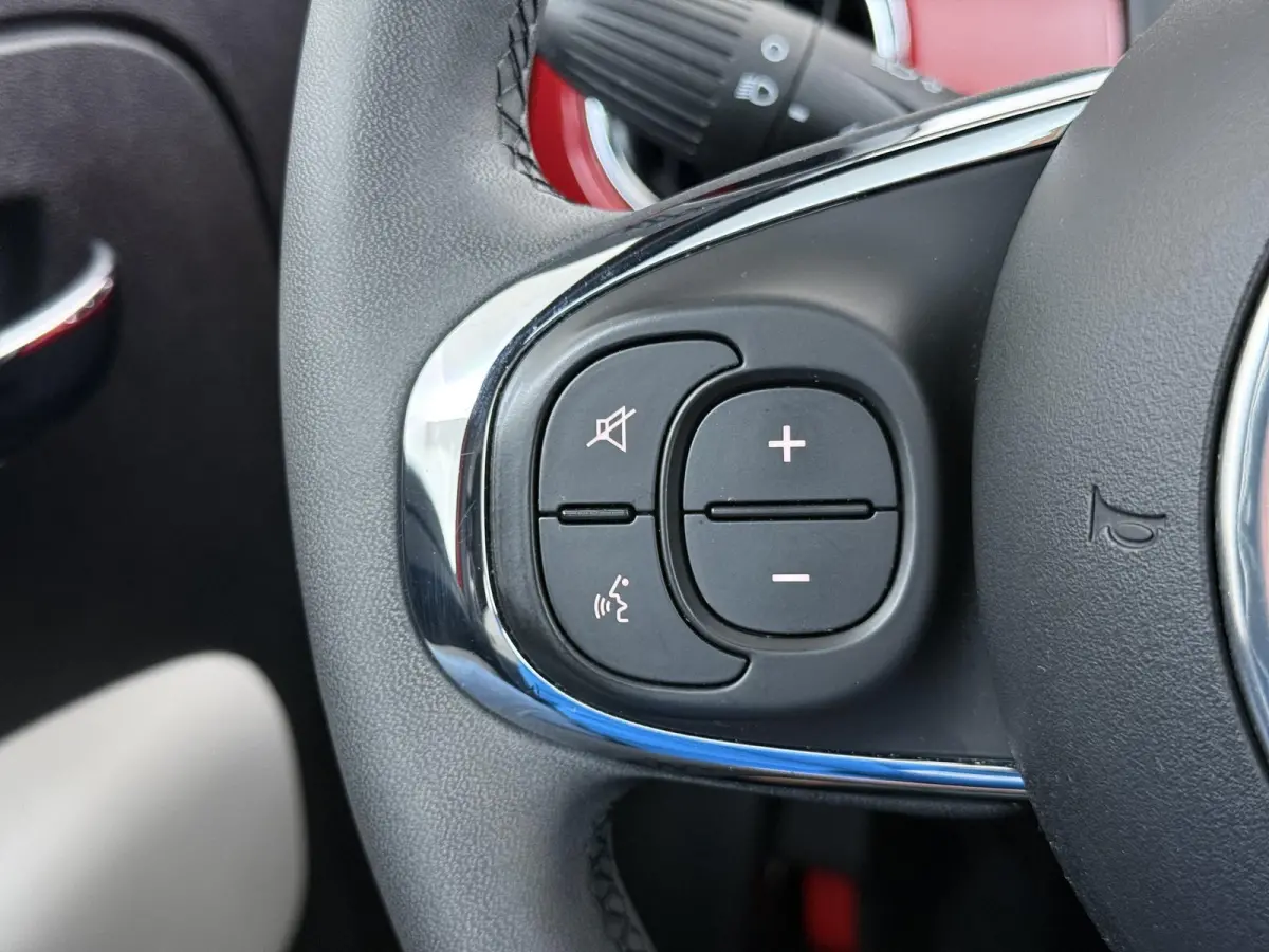 1.0 Hybrid Dolcevita | 1ste eigenaar | 2tone LEER/Stof | Glazen dak | Airco | AppleCarPlay/Android
