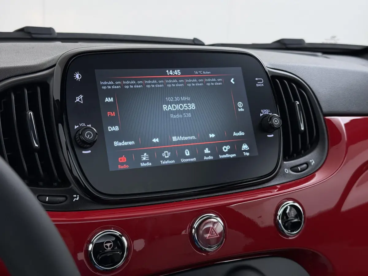 1.0 Hybrid Dolcevita | 1ste eigenaar | 2tone LEER/Stof | Glazen dak | Airco | AppleCarPlay/Android