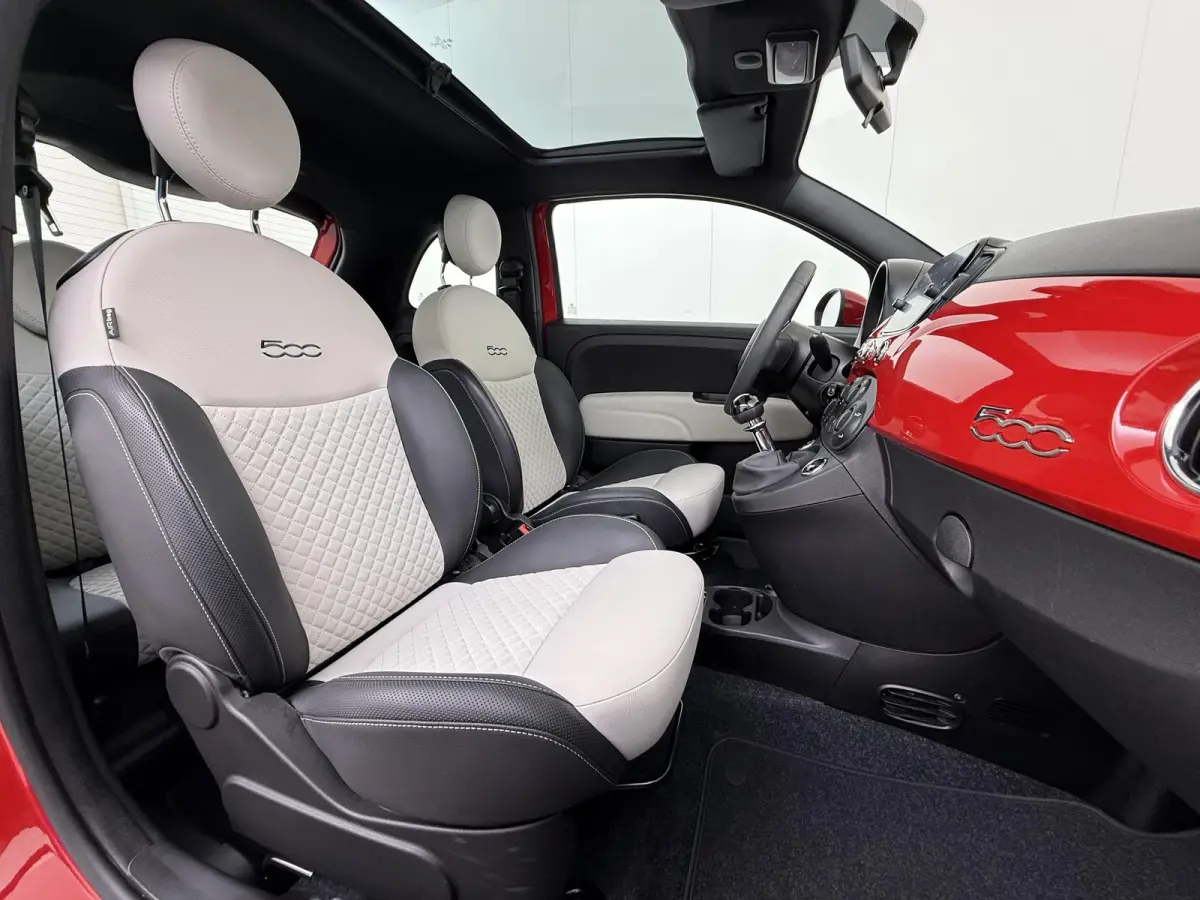 1.0 Hybrid Dolcevita | 1ste eigenaar | 2tone LEER/Stof | Glazen dak | Airco | AppleCarPlay/Android