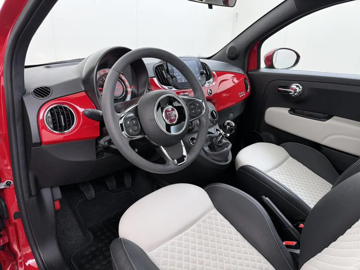 1.0 Hybrid Dolcevita | 1ste eigenaar | 2tone LEER/Stof | Glazen dak | Airco | AppleCarPlay/Android