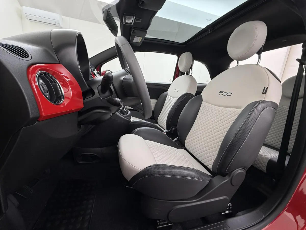 1.0 Hybrid Dolcevita | 1ste eigenaar | 2tone LEER/Stof | Glazen dak | Airco | AppleCarPlay/Android