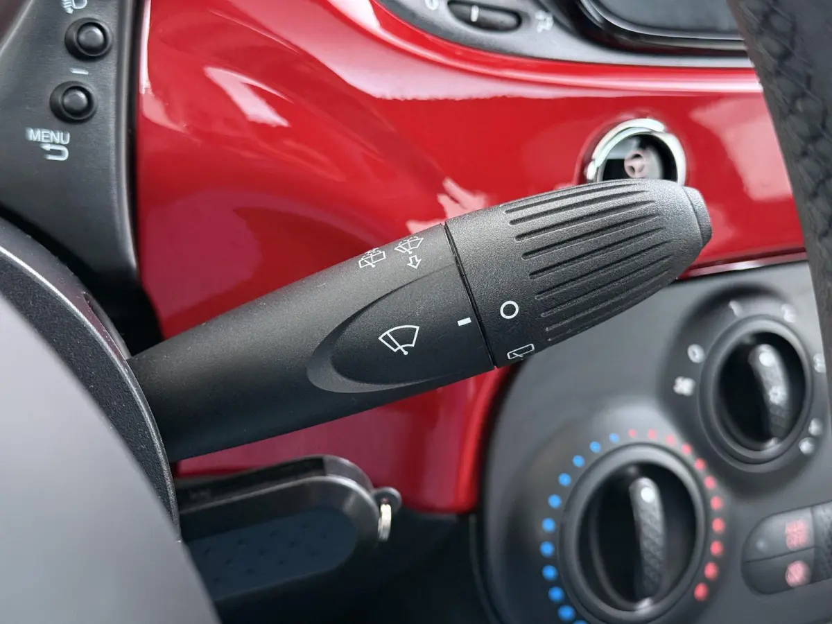 1.0 Hybrid Dolcevita | 1ste eigenaar | 2tone LEER/Stof | Glazen dak | Airco | AppleCarPlay/Android