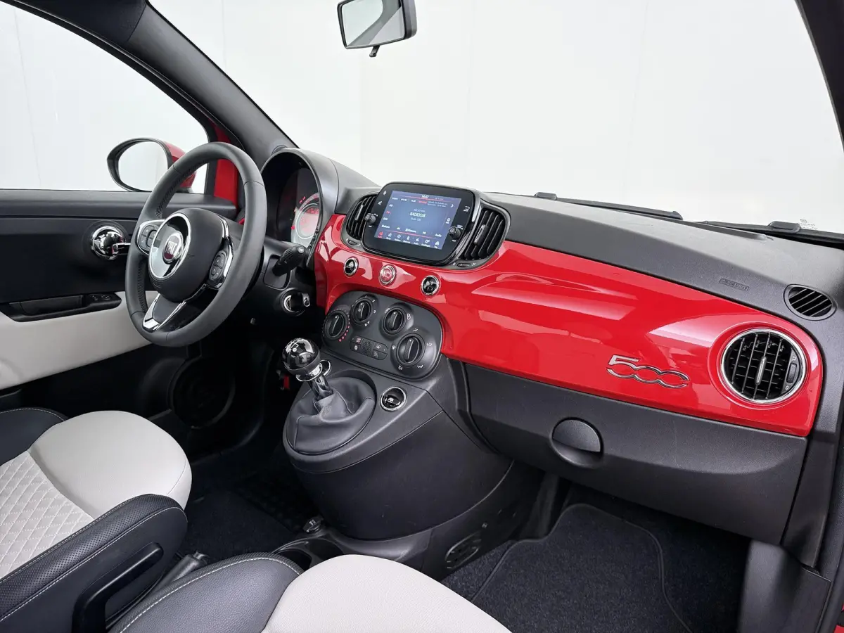 1.0 Hybrid Dolcevita | 1ste eigenaar | 2tone LEER/Stof | Glazen dak | Airco | AppleCarPlay/Android